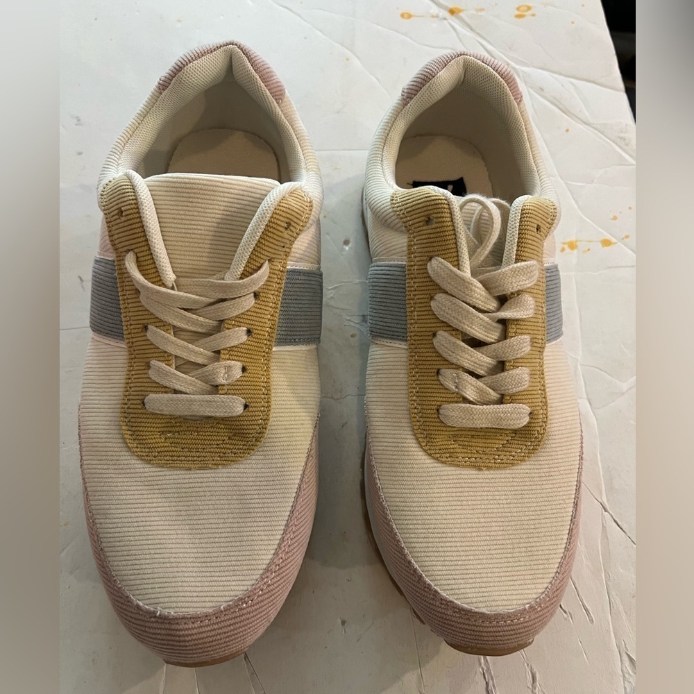 Dirty Laundry Desert Dog Sneaker (Women)